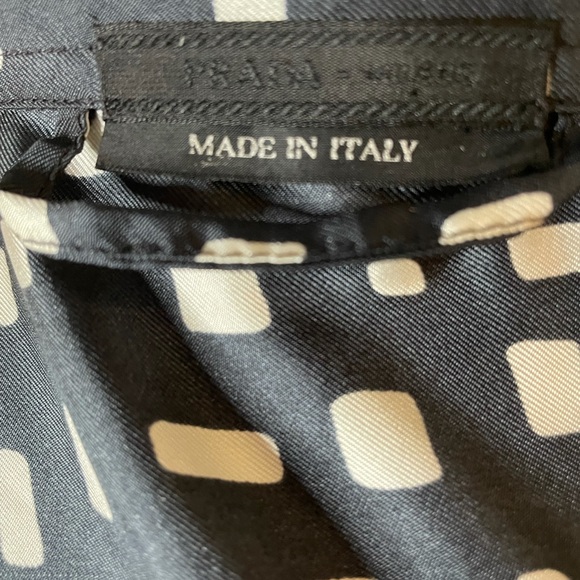 Prada Robe 100% Silk - Picture 7 of 7